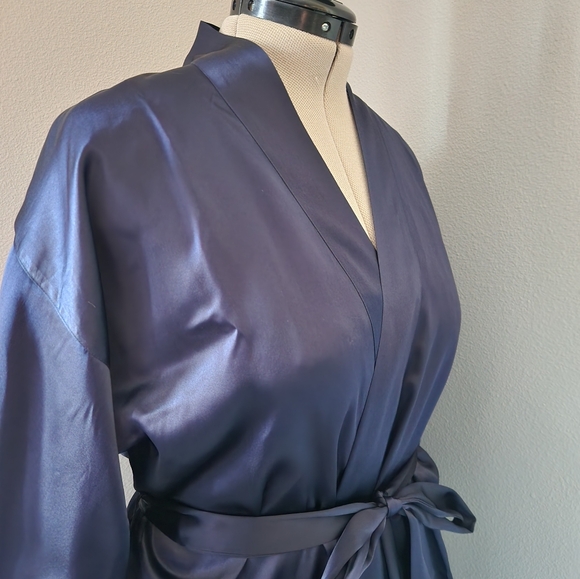 🆕️Lise Charmel- Silk Robe - Picture 8 of 15